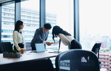 10 POLITE JAPANESE PHRASES TO USE AT WORK